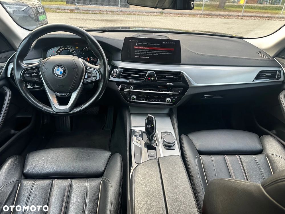BMW Seria 5 530d xDrive - 11