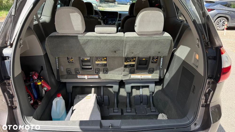 Toyota Sienna 3.5 V6 - 28