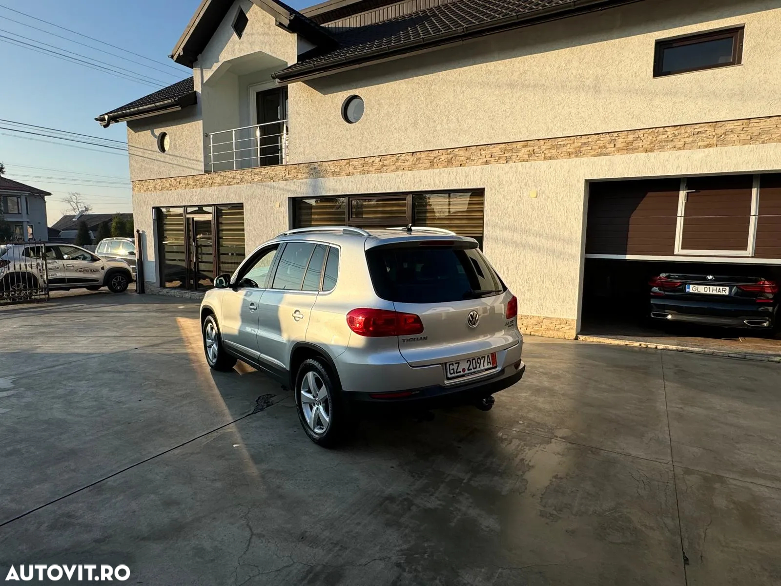 Volkswagen Tiguan - 4