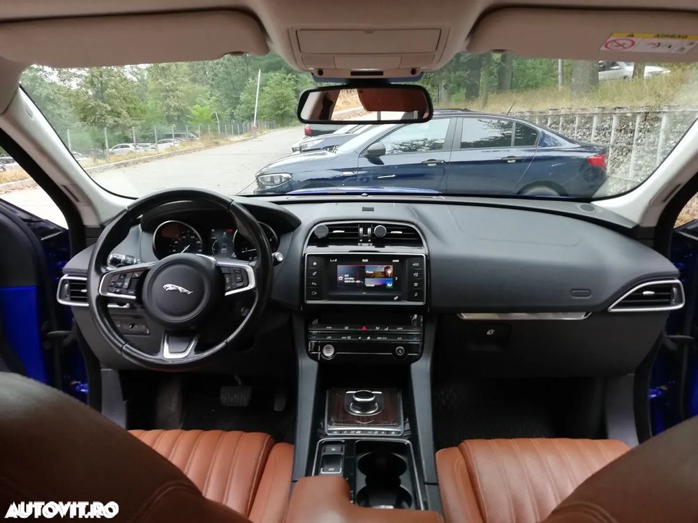 Jaguar F-Pace 20d AWD Portfolio - 22