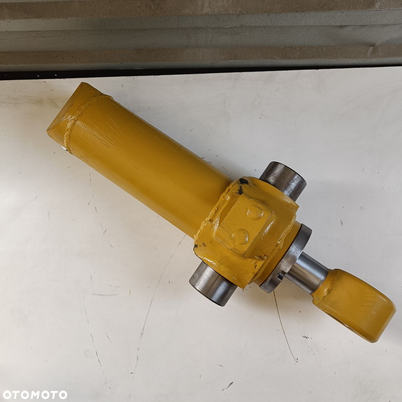 Cylinder obrotu do koparko-ładowarek, traktorów Case New Holland Volvo Komatsu i wielu innych - 2