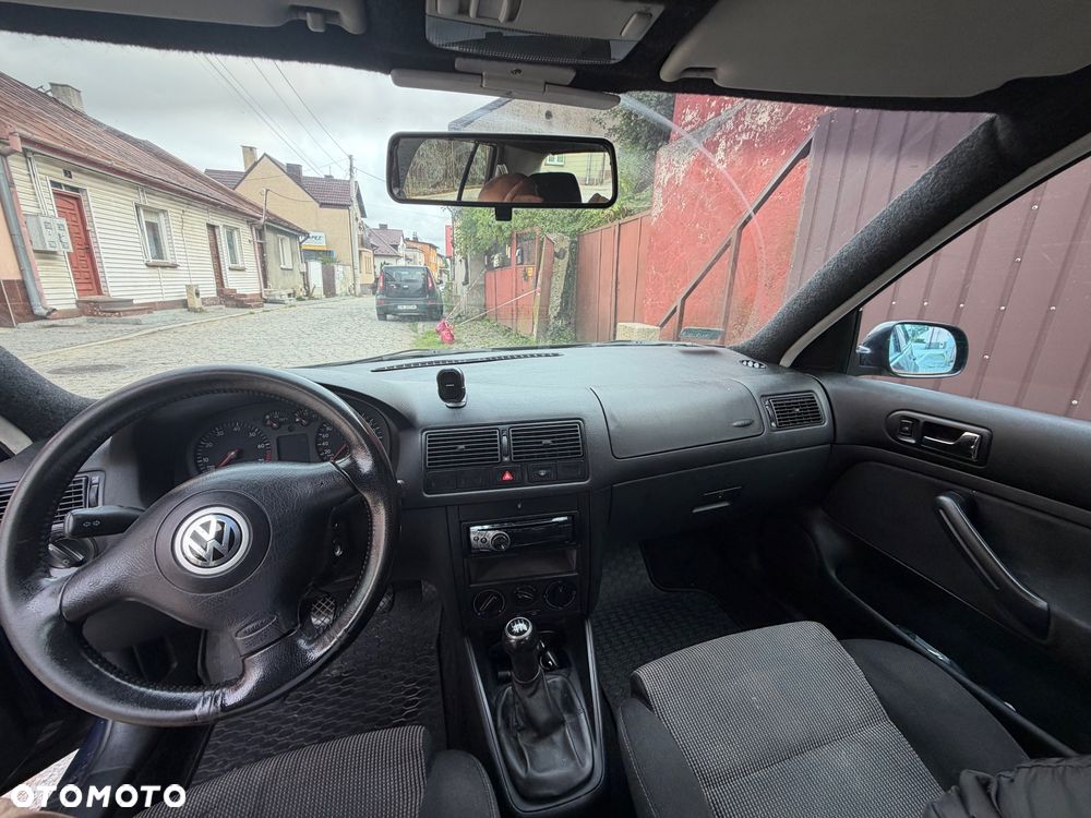 Volkswagen Golf 1.6 - 9