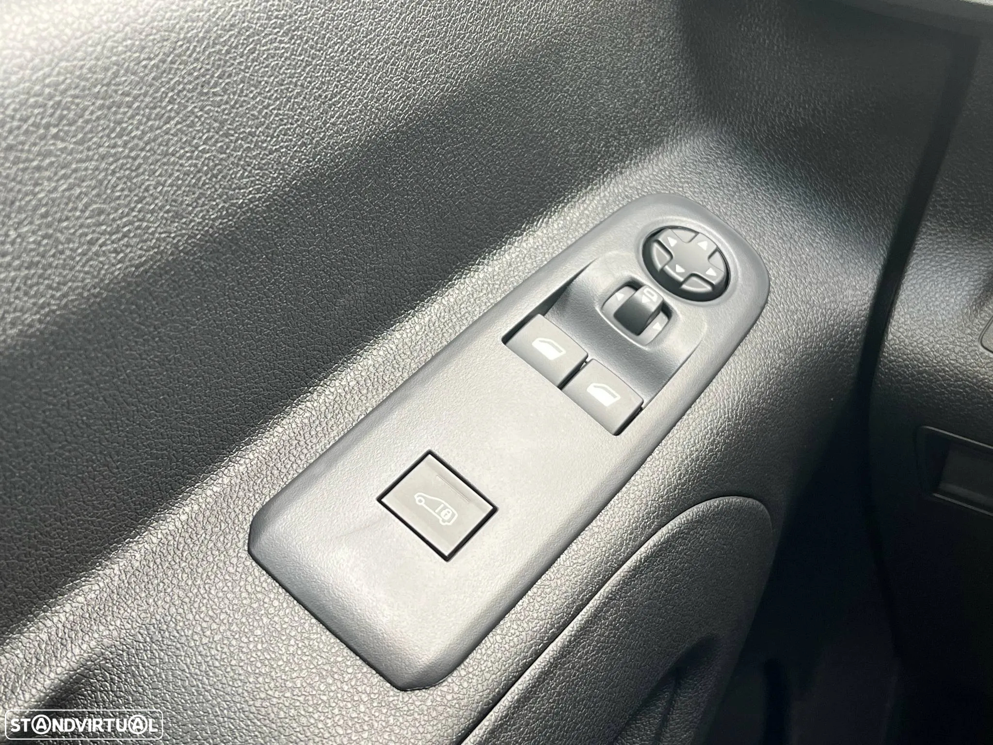 Peugeot Partner Standard 1.5 BlueHDi 130cv EAT8 (caixa automática) - 11