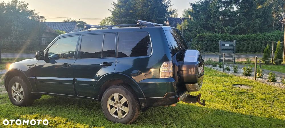 Mitsubishi Pajero - 20
