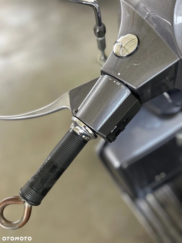 Piaggio Vespa - 12