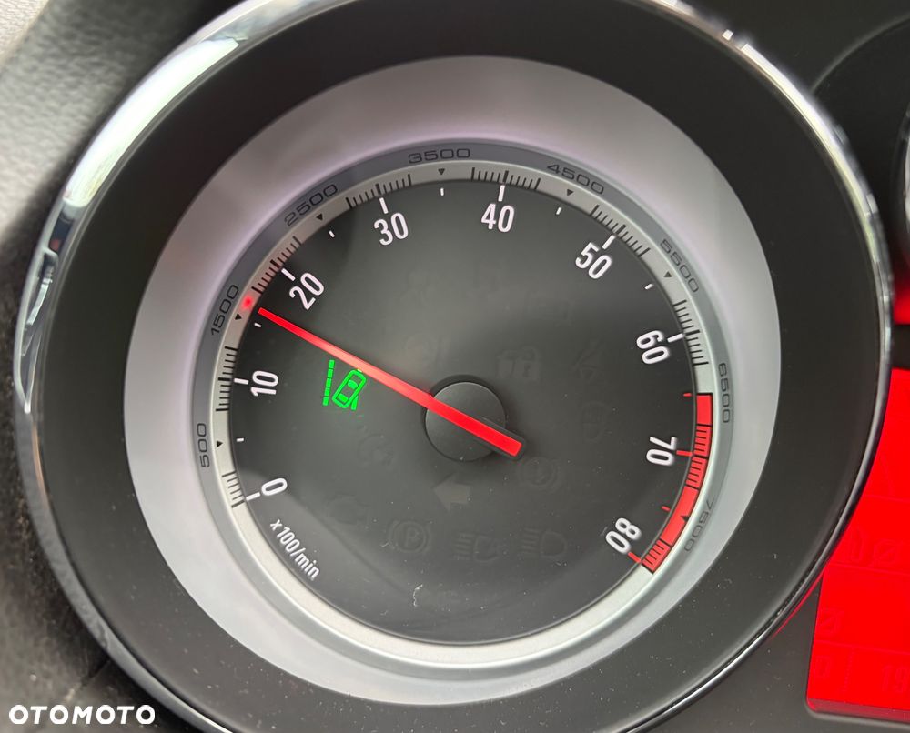 Opel Insignia - 21