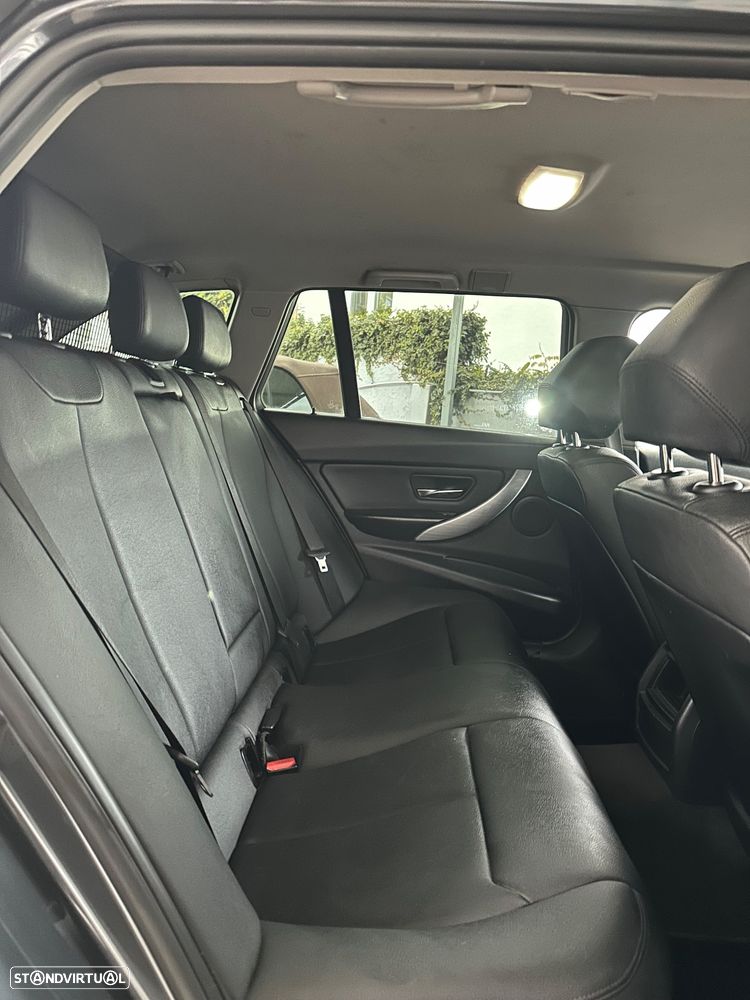 BMW 318 d Touring Line Sport - 25