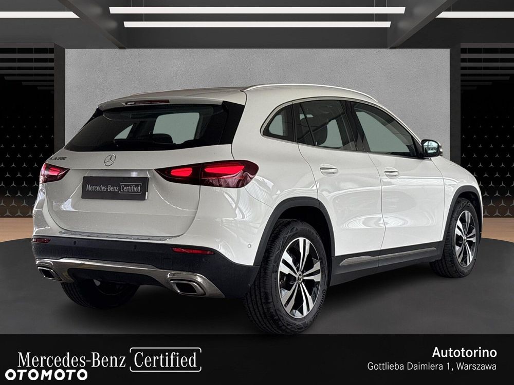 Mercedes-Benz GLA - 5