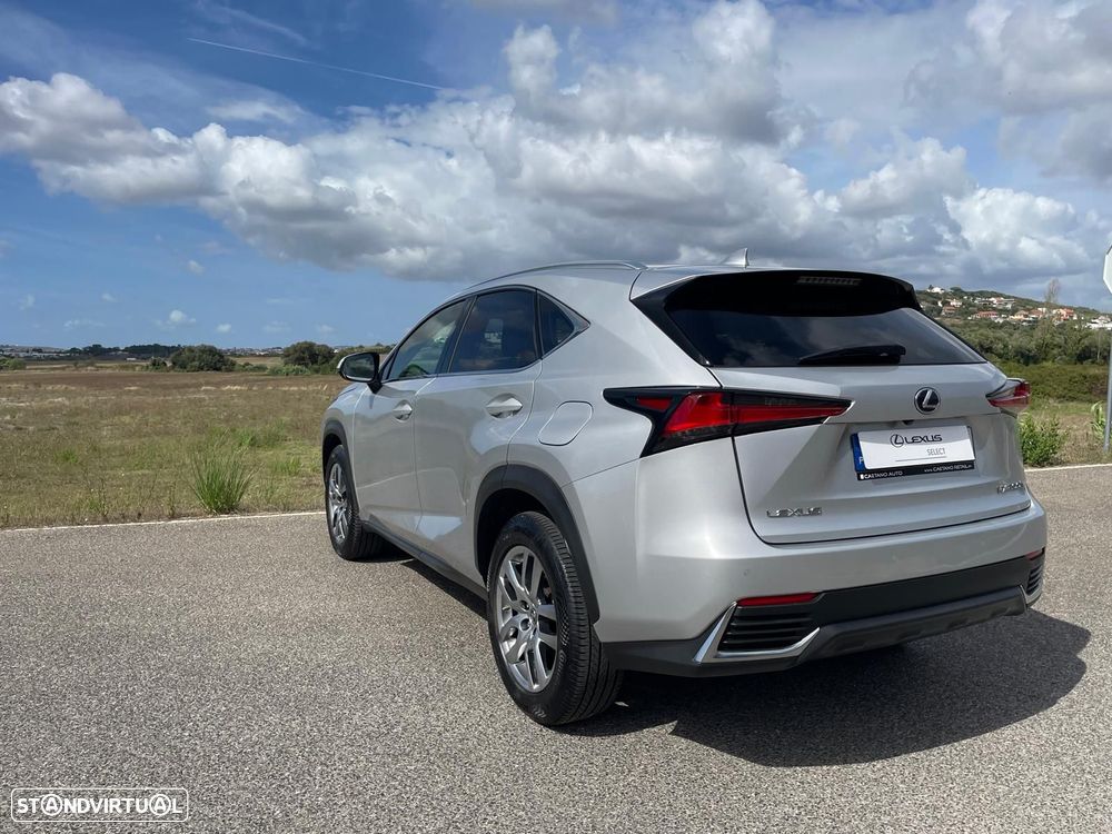 Lexus NX 300h Executive+ - 26