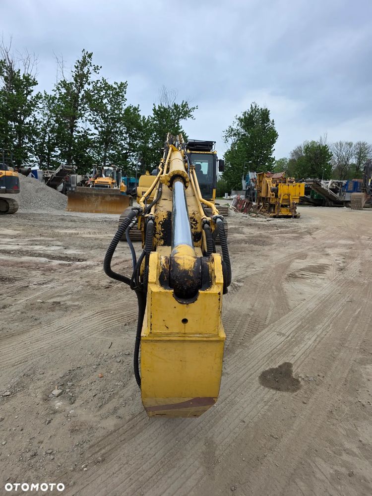Komatsu PC240 LC8 LONG 18m - 24