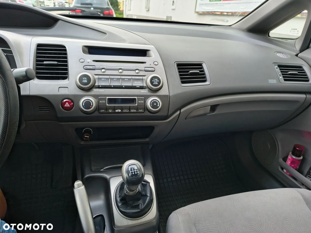 Honda Civic 1.8 Comfort - 11