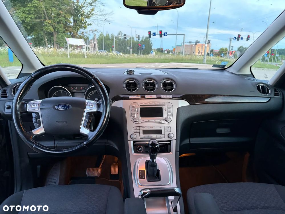 Ford Galaxy - 12