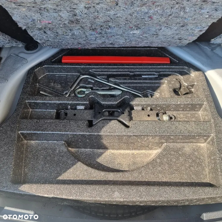 Toyota Auris 1.6 D-4D Dynamic - 12
