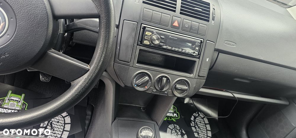 Volkswagen Polo - 8