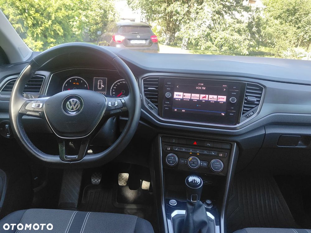 Volkswagen T-Roc - 17