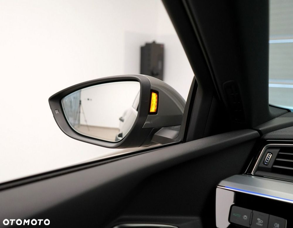 Audi Q8 Sportback e-tron - 38