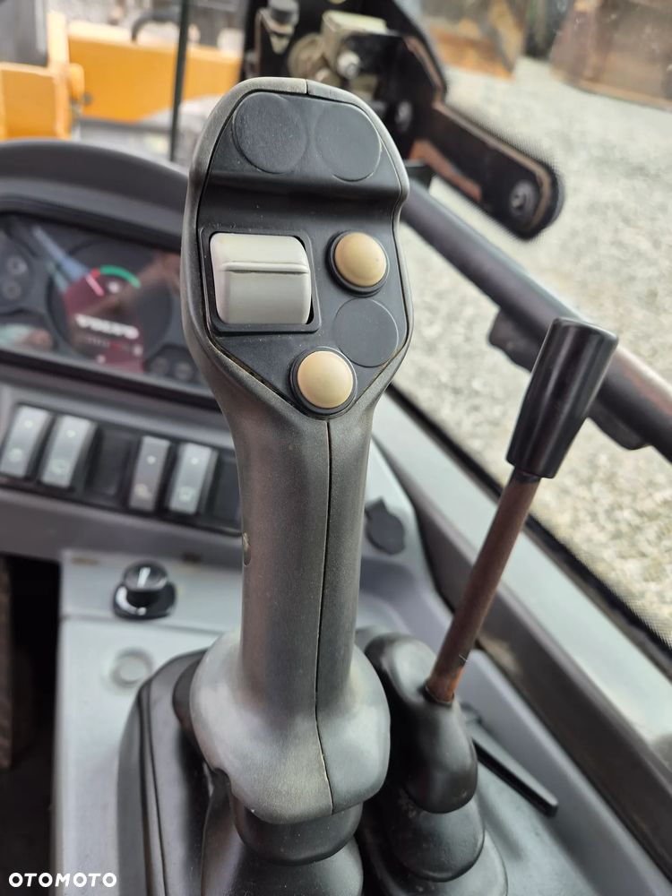 Volvo L25B - 17