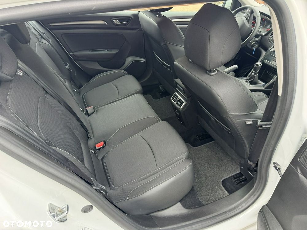 Renault Megane 1.5 Blue dCi Business - 10