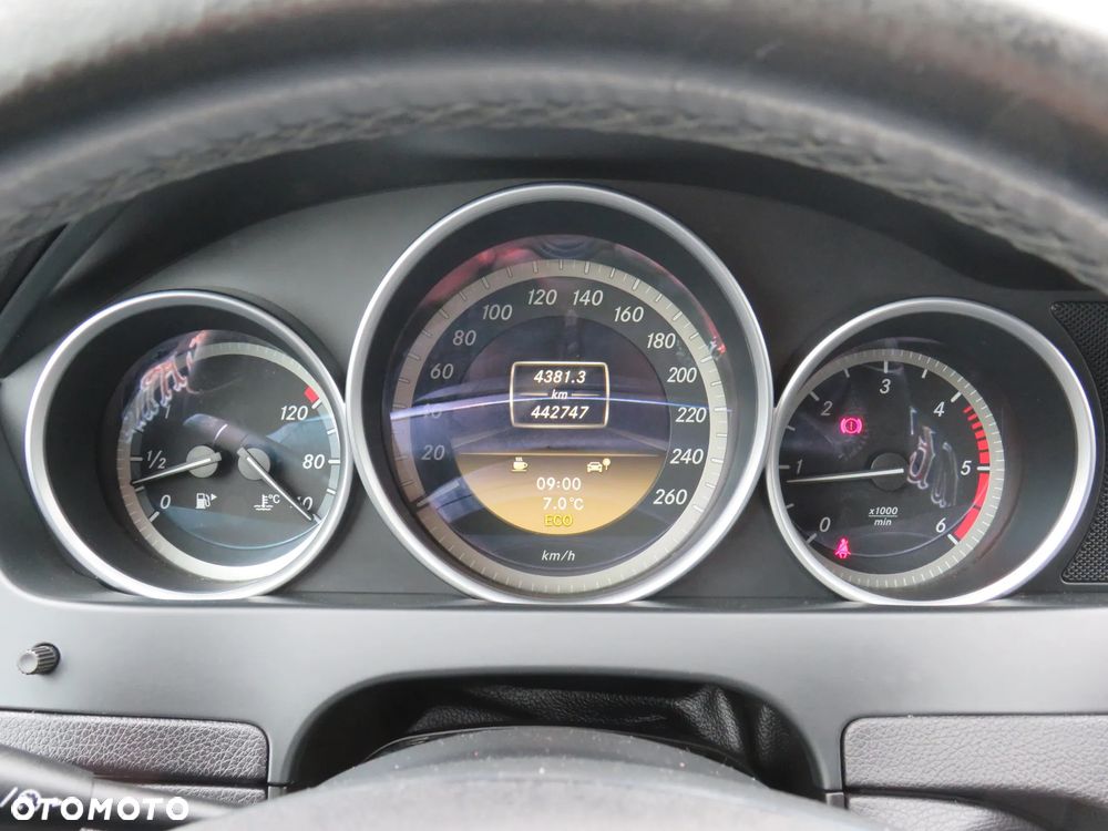 Mercedes-Benz Klasa C 200 CDI DPF BlueEFFICIENCY - 24
