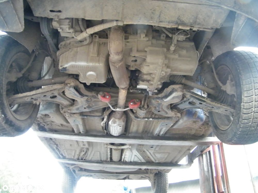 Volkswagen Polo III FL (6N2) (99-01r.) 1.4 B 100 KM. Silnik AUB Skrzynia ETC lakier 1C/A5C .Cały na części.GWARANCJA !!! Przód Tył Zestaw Komplet Drzwi Klapa Zderzak Błotnik Maska Grill Atrapa Szyba Pas Lampa Lusterko Boczki Fotel Kanapa Kokpit Deska Rozdzielcza Przełącznik Włącznik Sterownik Przewody Wiązka Instalacja Moduł Komputer Czujnik Listwa Pompa Alternator Wtryski Głowica Rozrusznik Kompresor Sprzęgło Dwumas Silnik Skrzynia ABS Klimatyzacji Paliwa Wspomagania Kolektor Turbina Przepustnica Zawór Chłodnica Koło Hak Belka Sanki Zawieszenie Mcpherson Półoś Amortyzator Wydech Tłumik Zacisk Most - 9