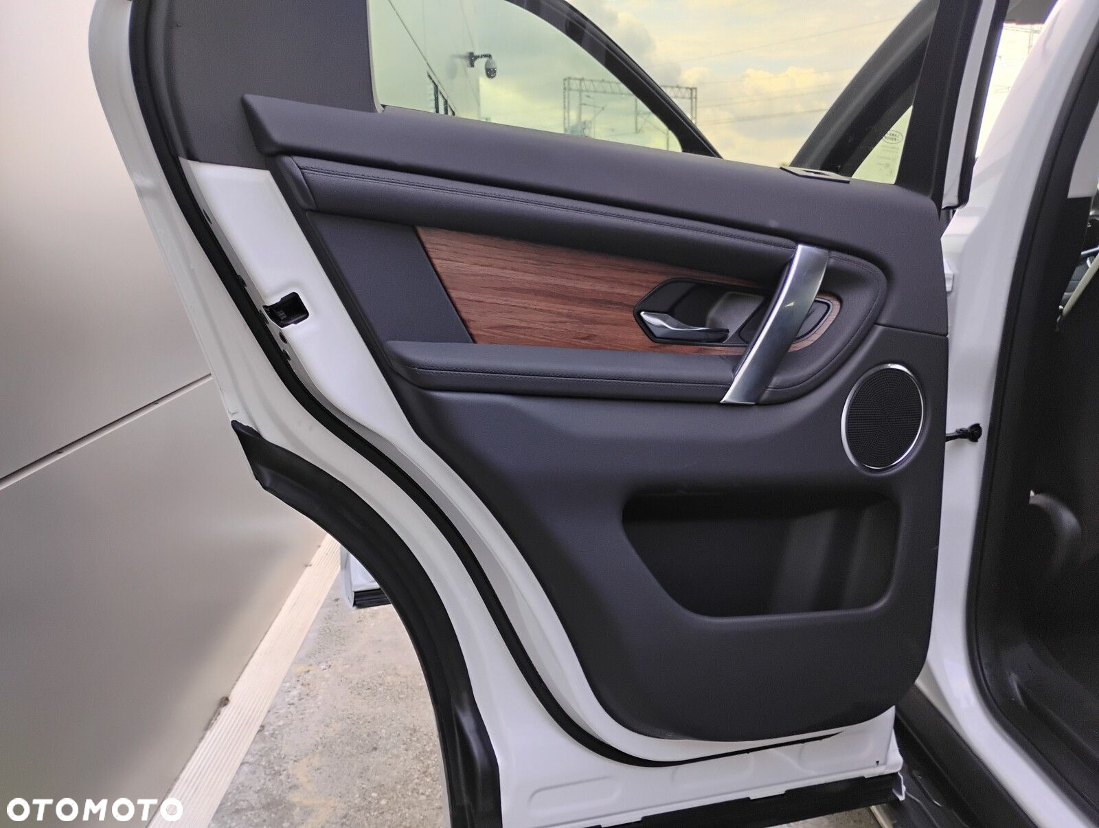 Land Rover Discovery Sport - 10