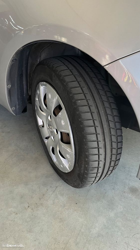 Toyota Yaris 1.0 VVT-i Sol+AC - 3