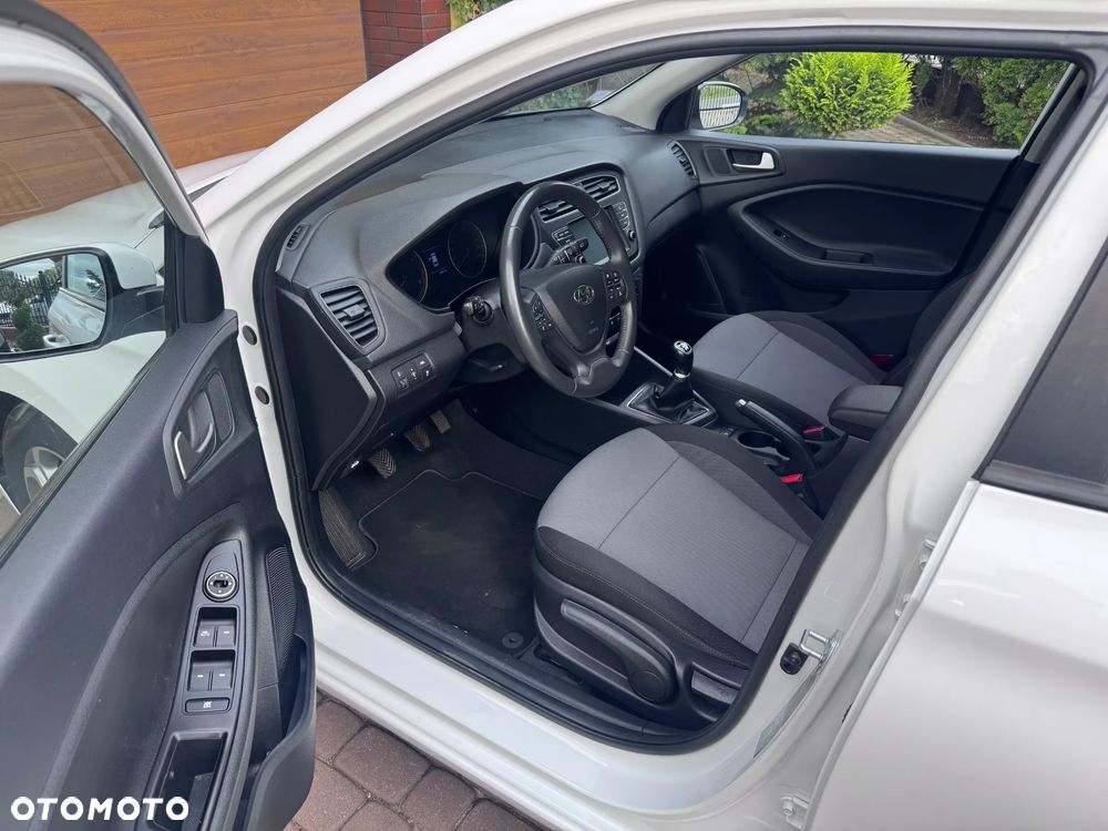 Hyundai i20 - 11