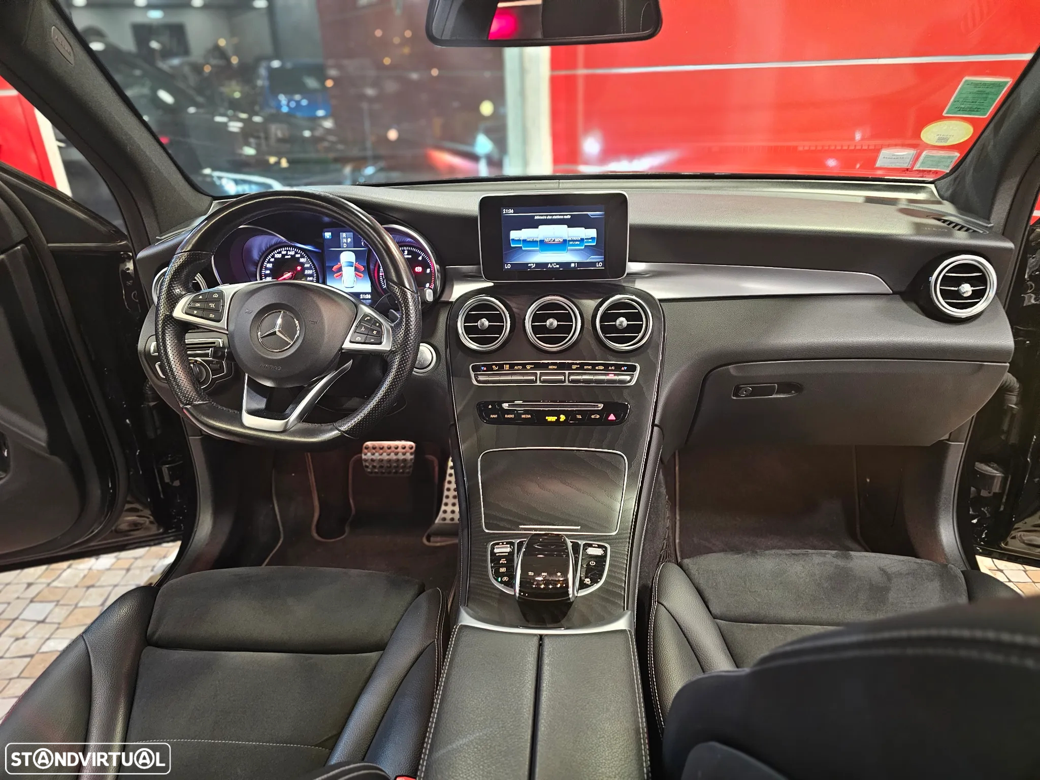 Mercedes-Benz GLC 250 d 4Matic 9G-TRONIC AMG Line - 13