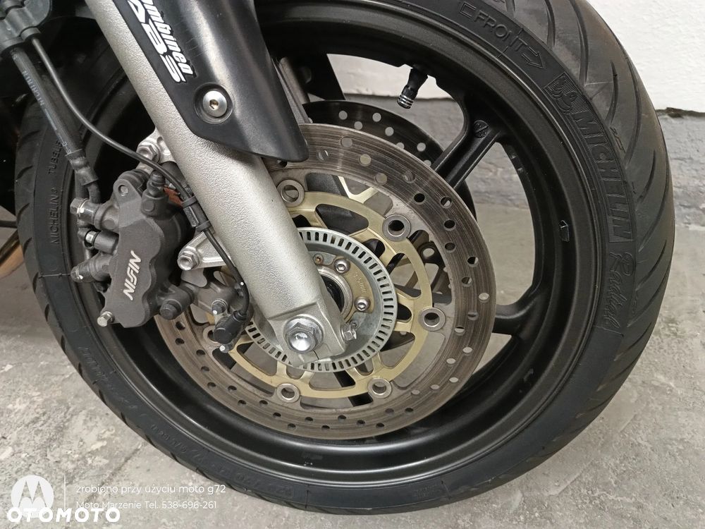 Honda VFR - 12