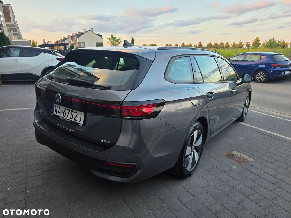 Volkswagen Passat - 11