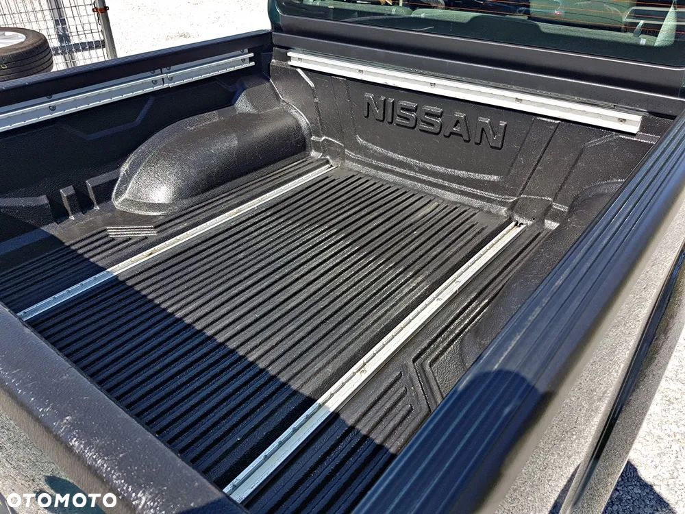 Nissan Navara 2.5 D XE Long - 26