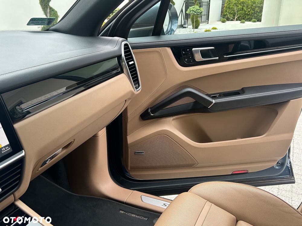 Porsche Cayenne S - 28