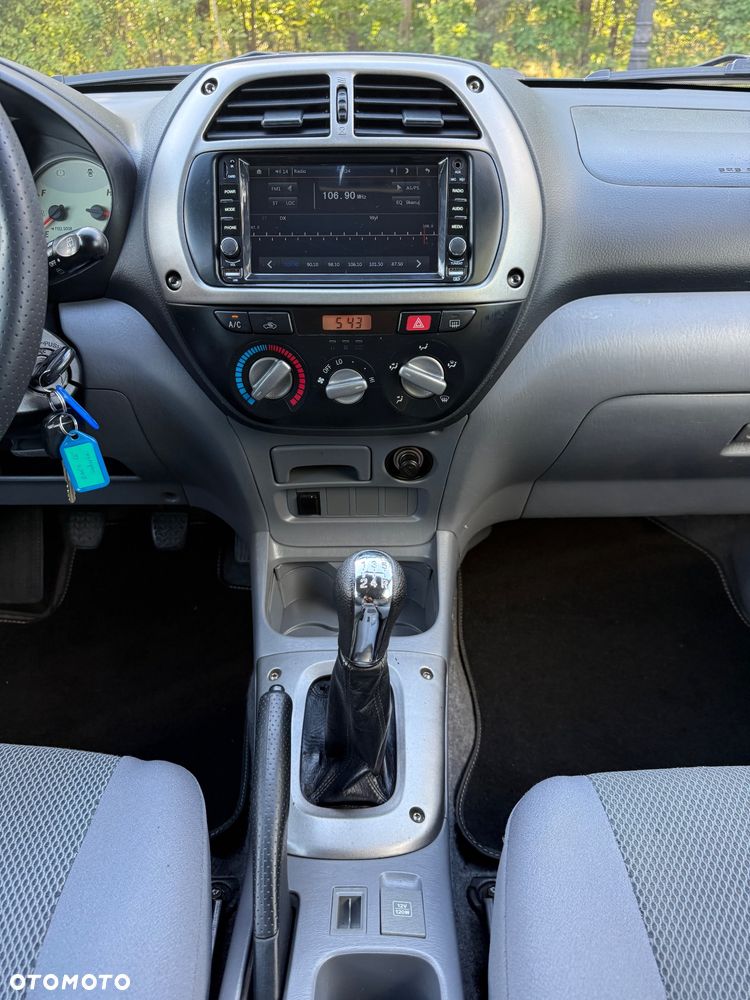 Toyota RAV4 4x4 Edition - 17