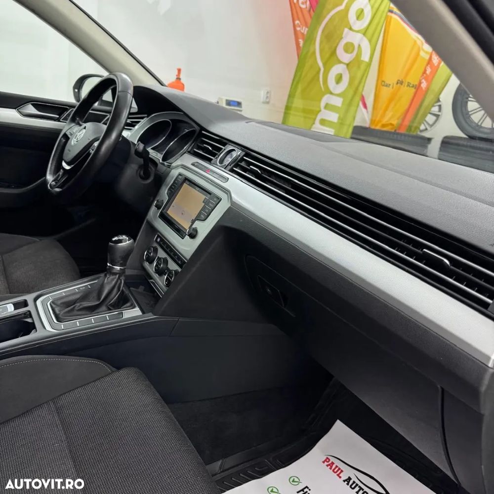 Volkswagen Passat 1.6 TDI Comfortline - 13