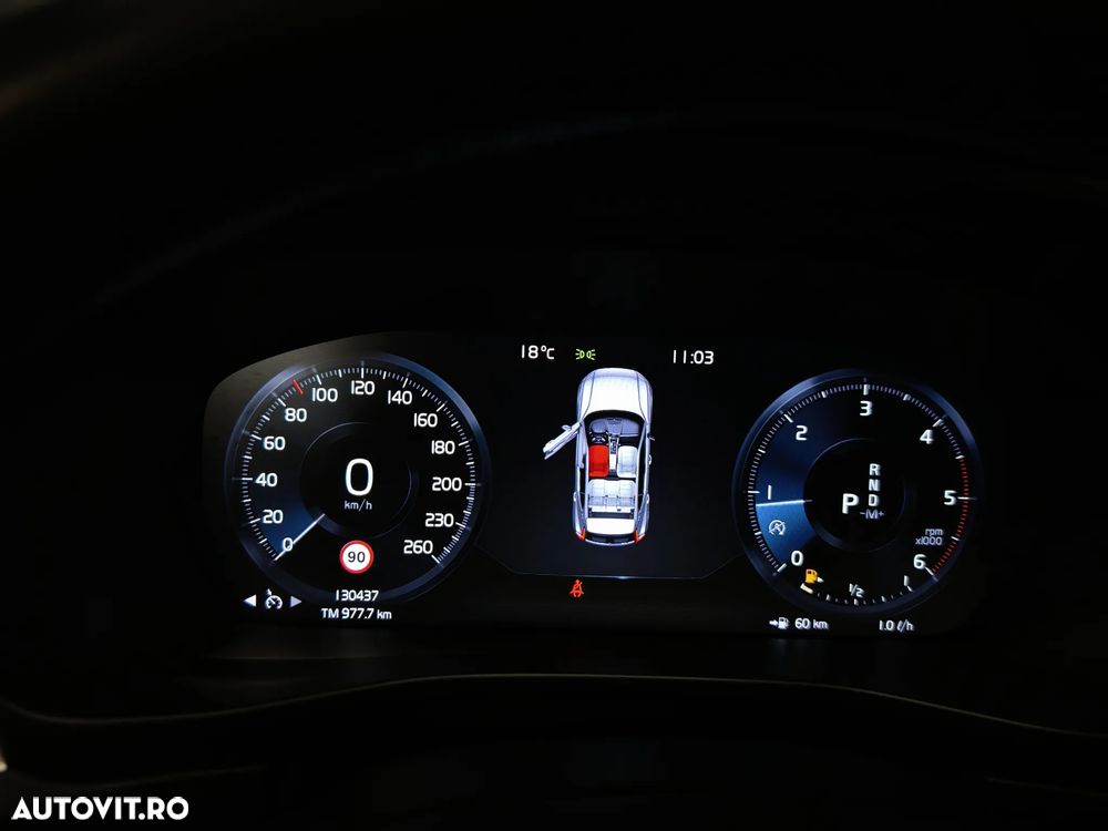 Volvo XC 40 D4 AWD Momentum - 24