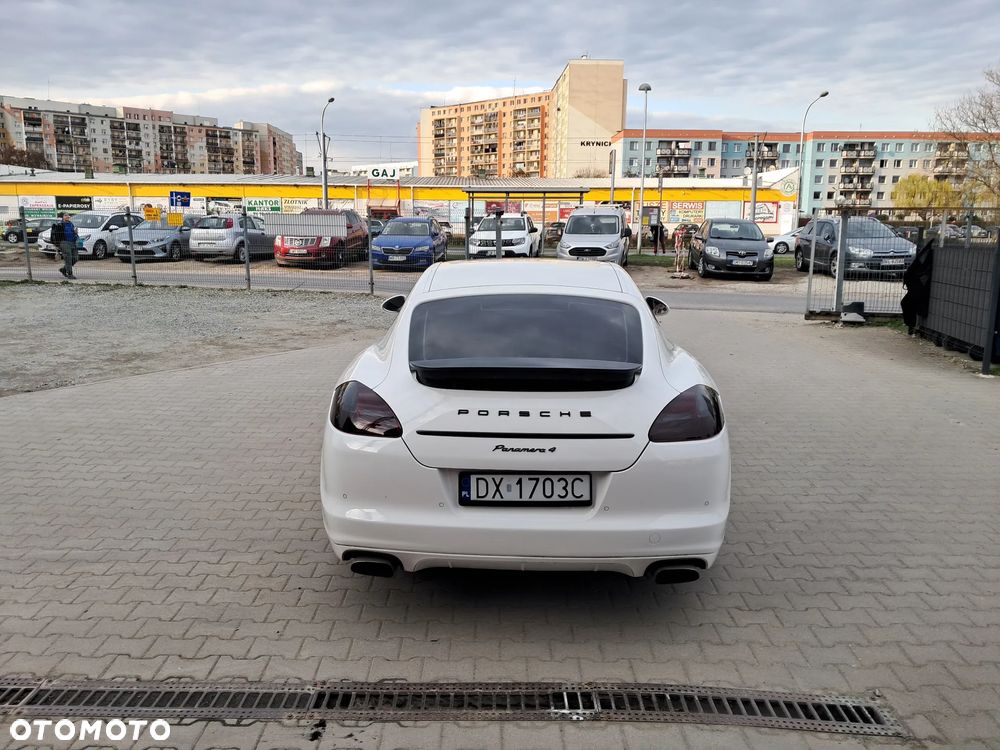 Porsche Panamera 4 PDK - 4