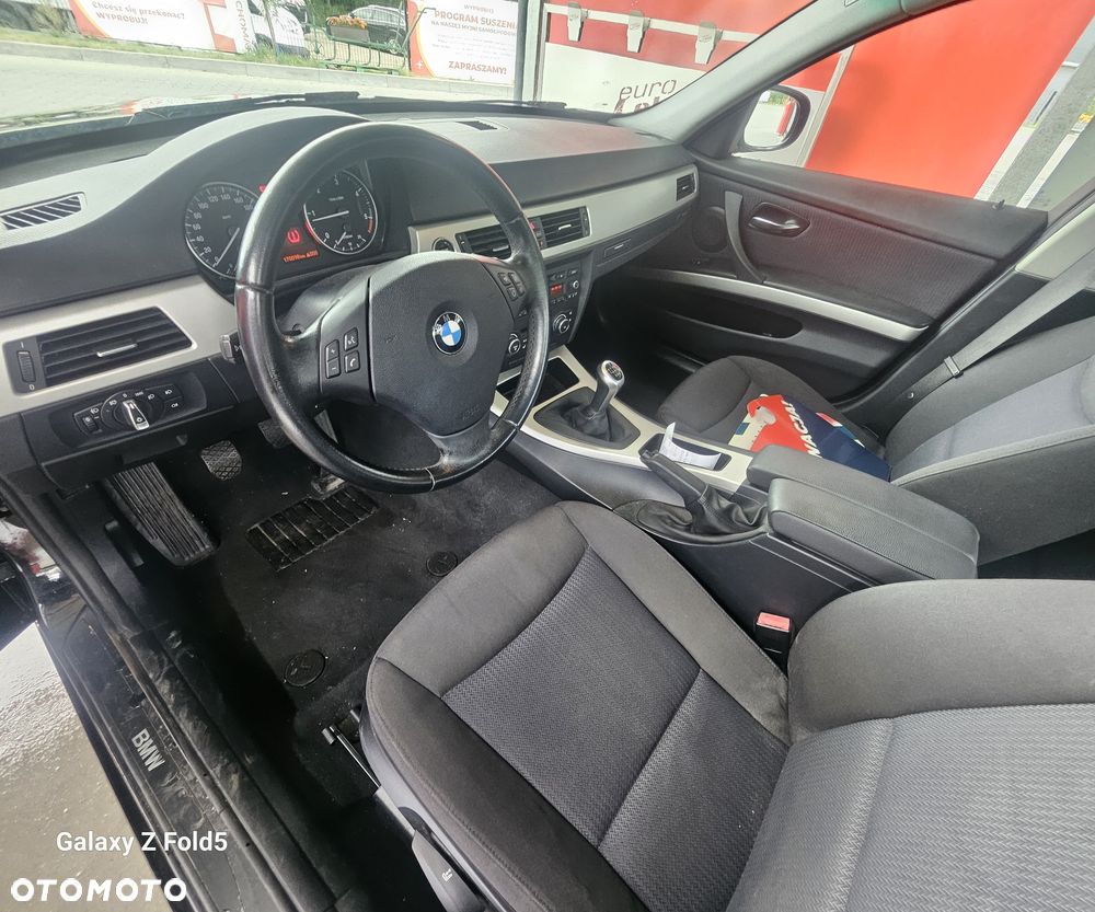 BMW Seria 3 318d EU6 - 15