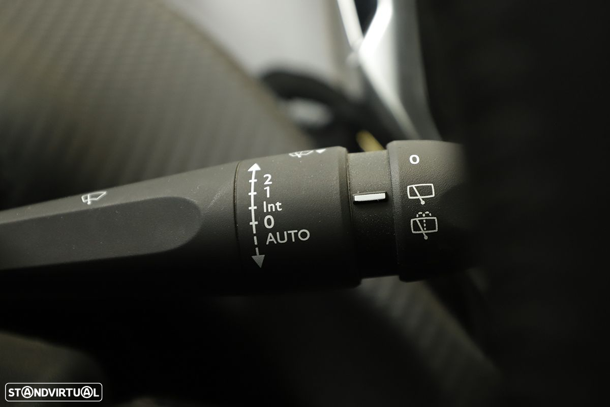 Peugeot 2008 1.2 PureTech Active - 18