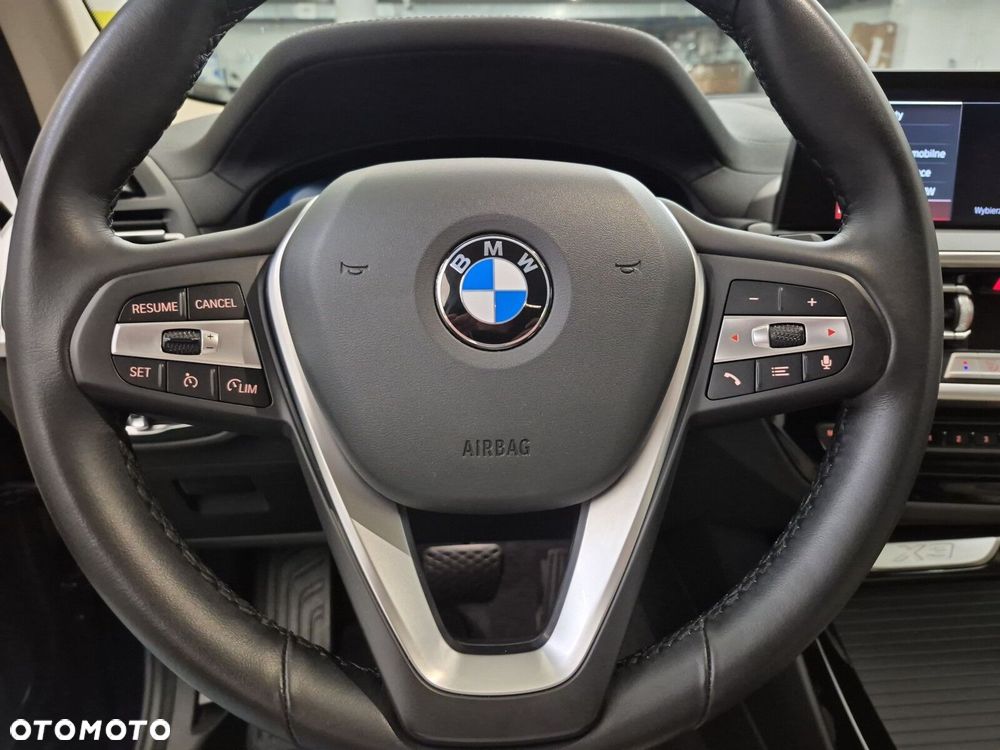 BMW X3 xDrive20i mHEV - 24