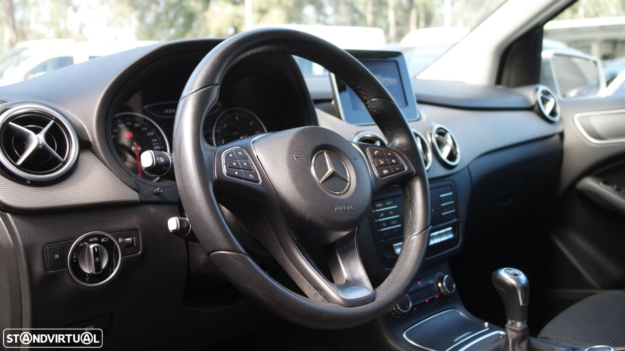 Mercedes-Benz B 180 d Urban - 12