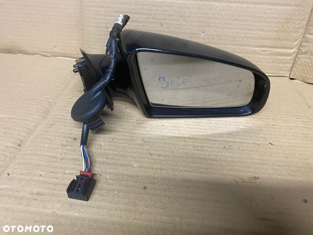 LUSTERKO PRAWE 9PIN AUDI A3 8P 408502 - 1