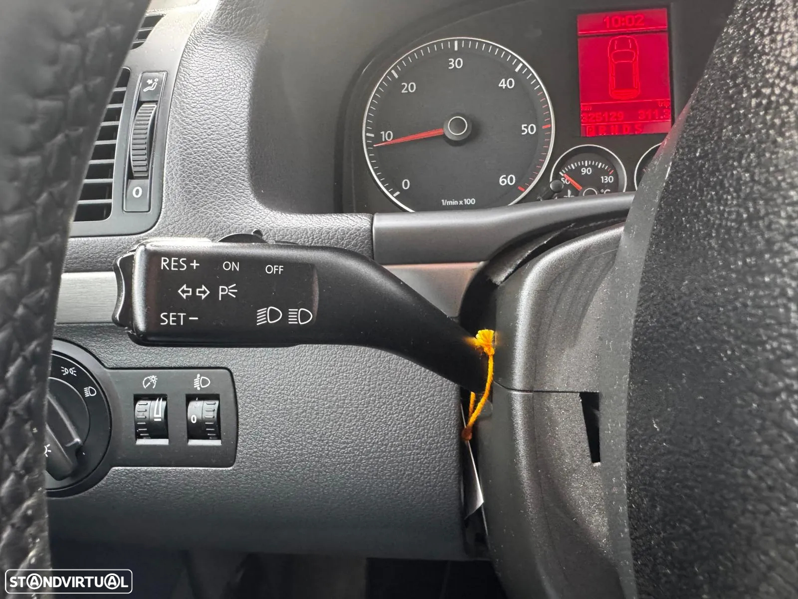VW Touran 1.9 TDi Highline 7L DSG - 19