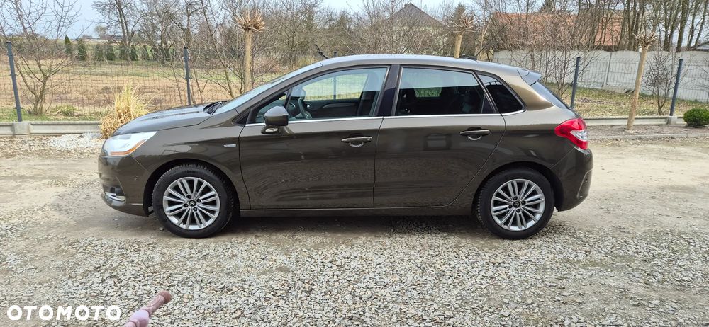 Citroën C4 VTi 120 Exclusive - 4