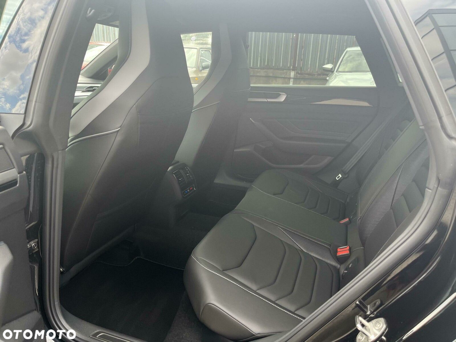 Volkswagen Arteon 2.0 TSI R-Line DSG - 38