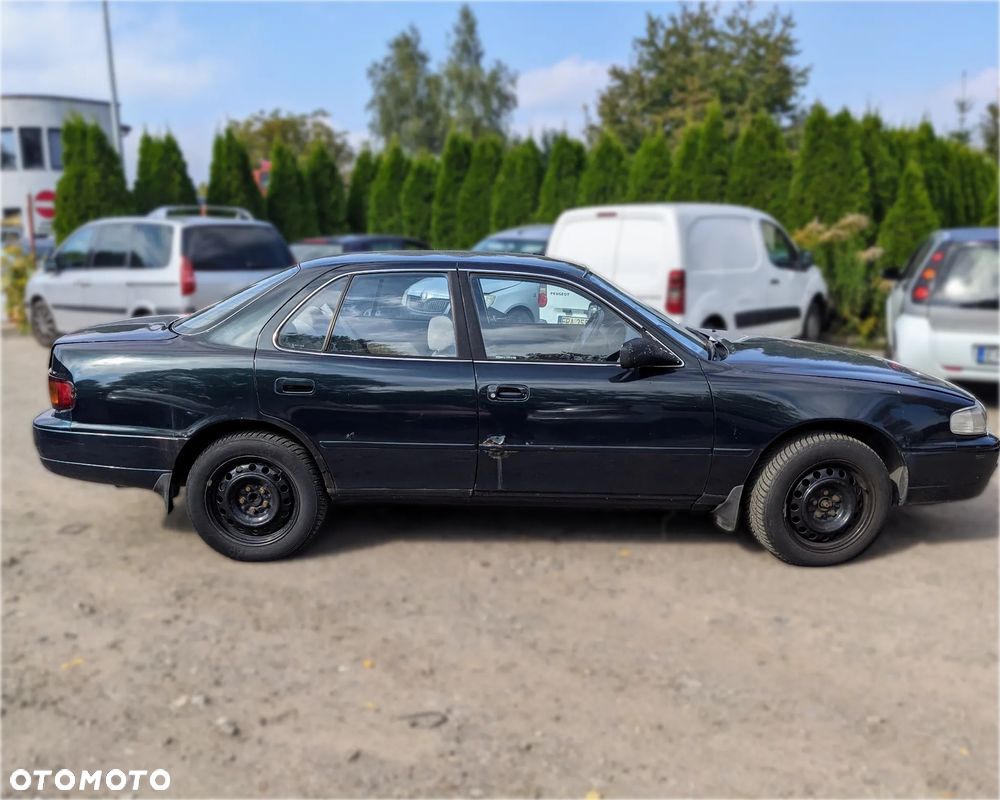 Toyota Camry III Sedan 2.2 131KM 1995 na części - 3