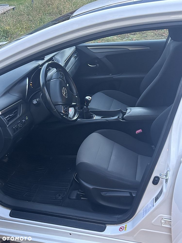 Toyota Avensis 2016 photo 5