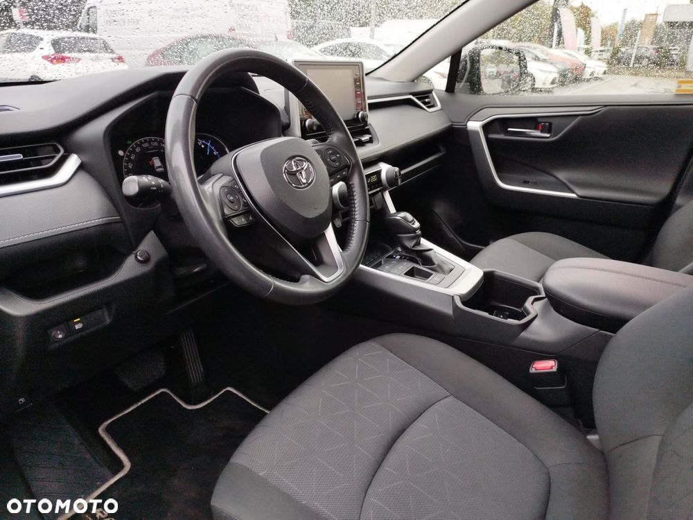 Toyota RAV4 - 10