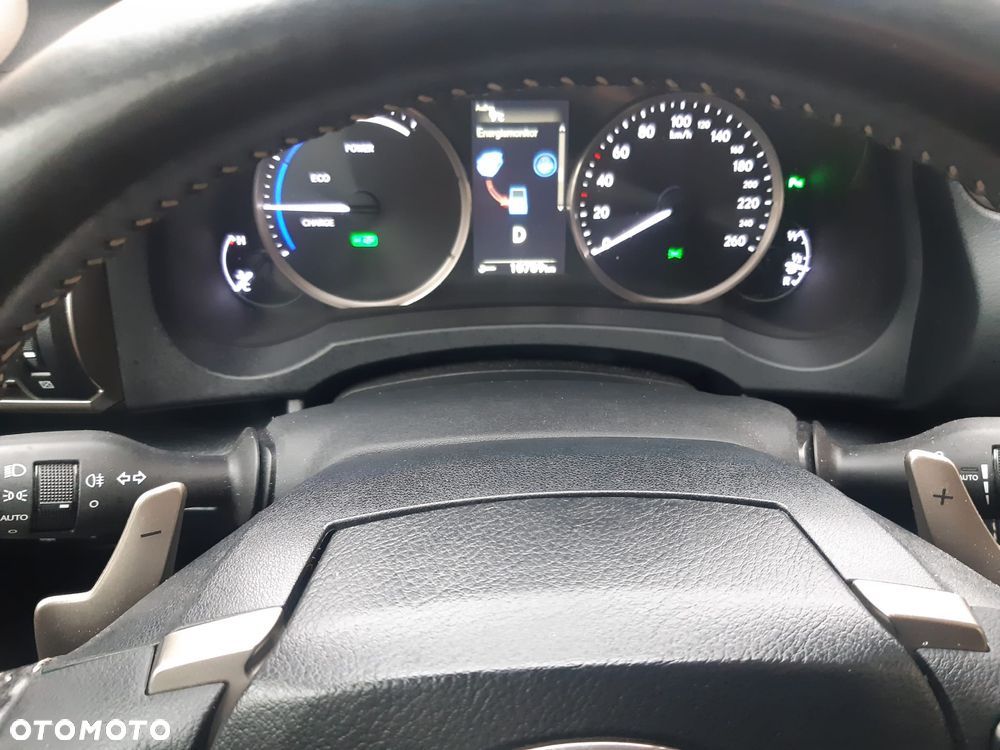 Lexus IS 300h Prestige - 13