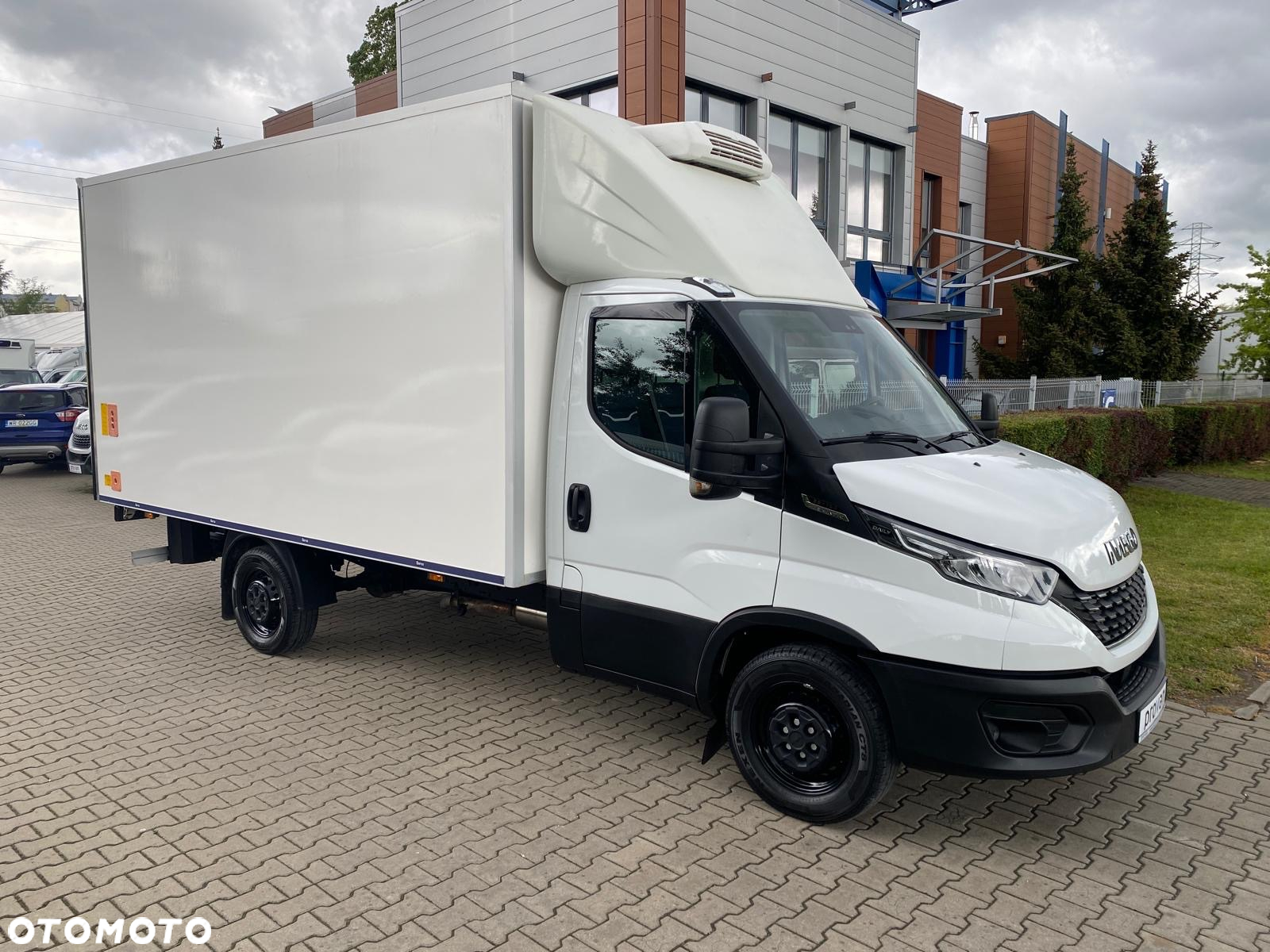 Iveco DAILY 35-160 HI-MATIC KONTENER 8EP CHŁODNIA THERMO KING WINDA ZEPRO - 2
