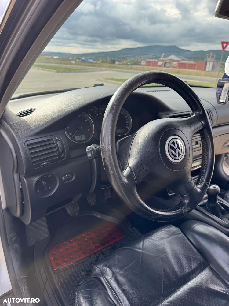 Volkswagen Passat - 31